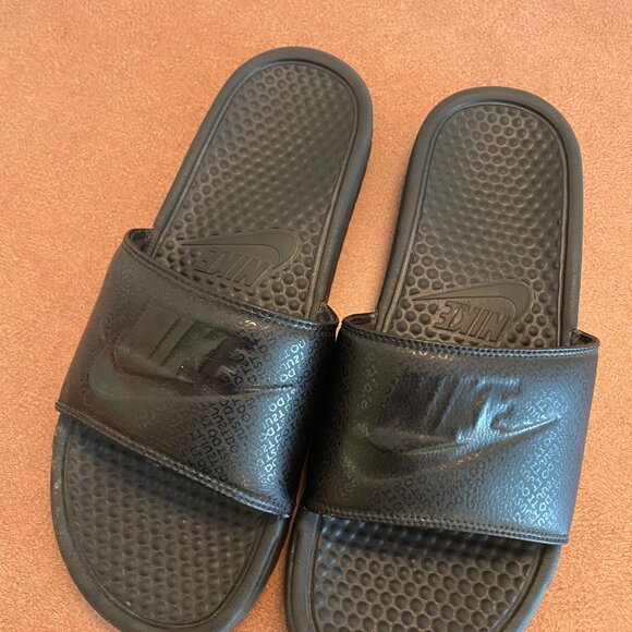 Nike Benassi JDI Men’s Triple Black Logo Sandals Slides Size 10 - Picture 4 of 9